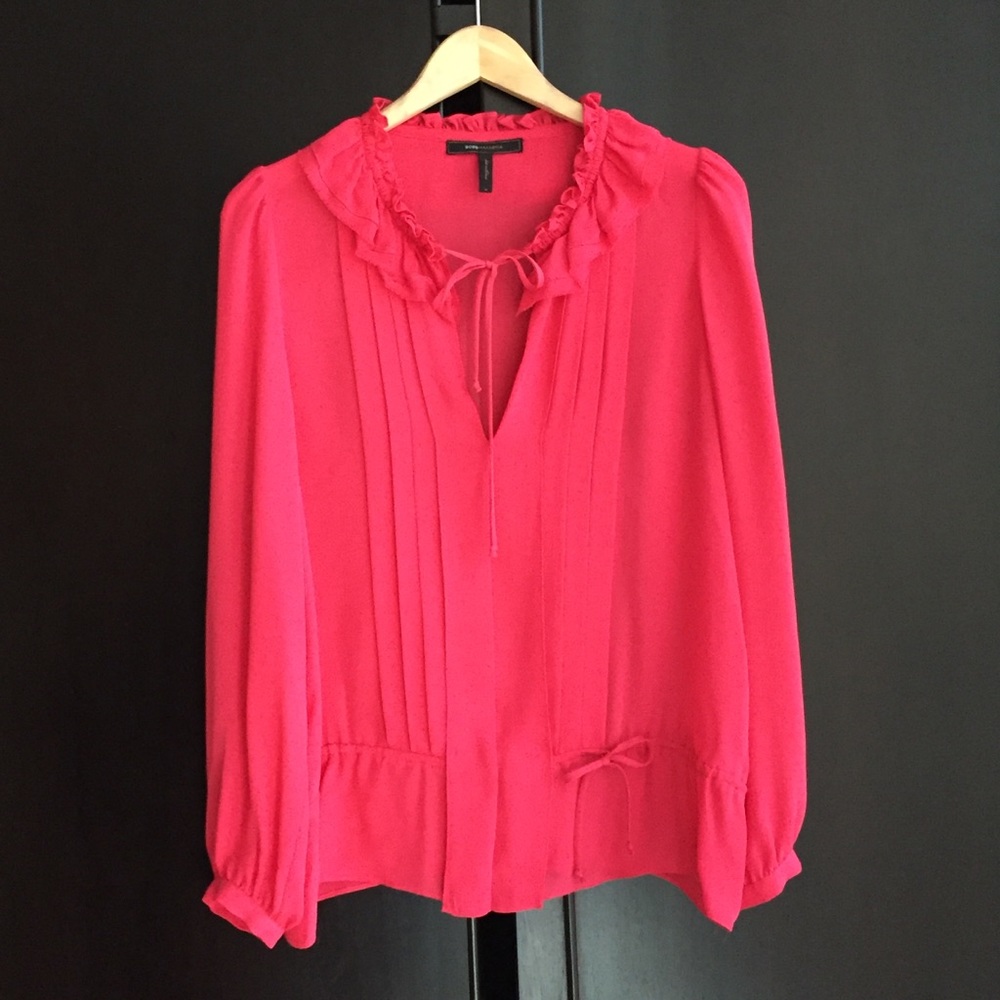 Beautiful pink silk top with pleats. Size M